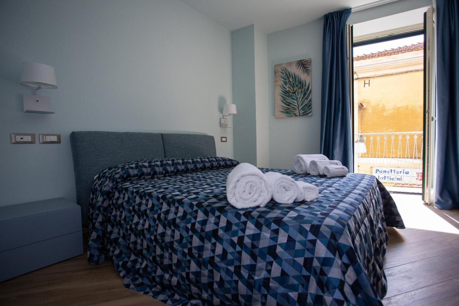 Odissea Residence E Rooms サンタ・マリア・ディ・カステッラバーテ エクステリア 写真